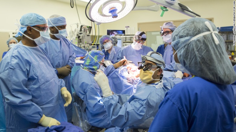 Equipe médica responsável pela cirurgia