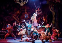 O espetáculo “Tangled: The Musical” é atração primcipal do navio Disney Magic, um dos quatro da frota