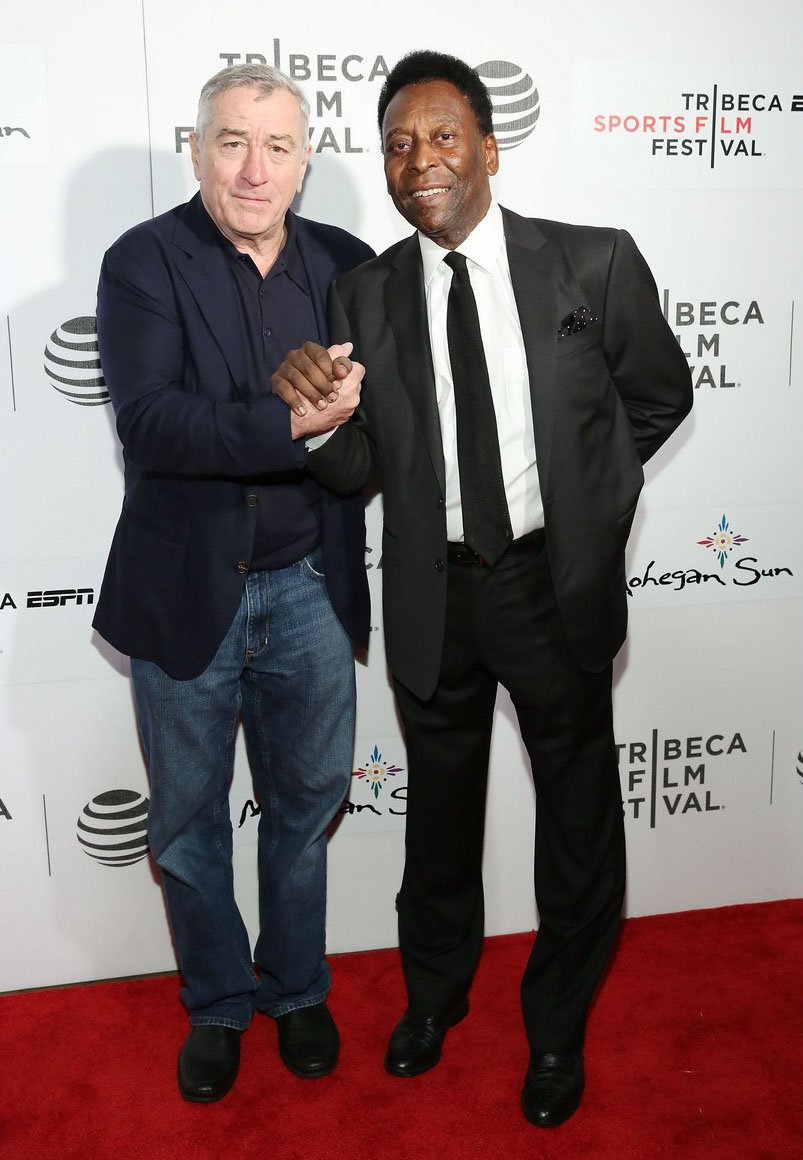 Pele junto ao ator americano Robert De Niro, organizador do Tribeca Film Festival, em New York. (Foto de Monica Schipper)