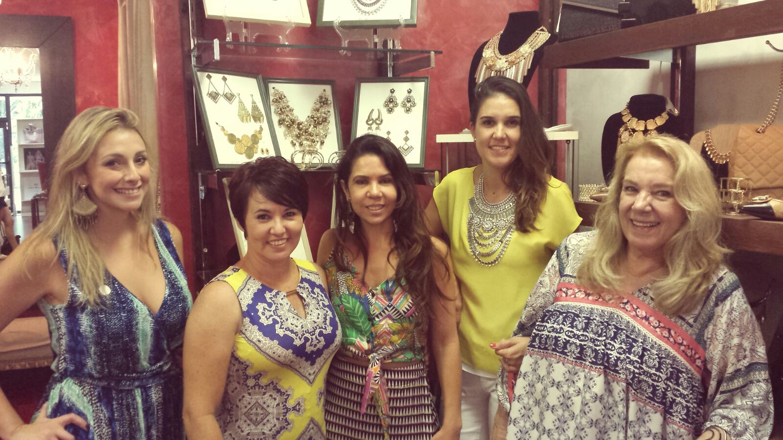 Layla, Nadla Gerena, Edna Andrade, Bela e Clara Piquet