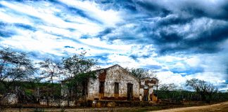 Casa de campones abandonada no Cariri, sertão da Paraíba