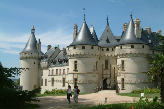 O Palácio de Charmont-Sur-Loire, onde a artista tera obras expostas