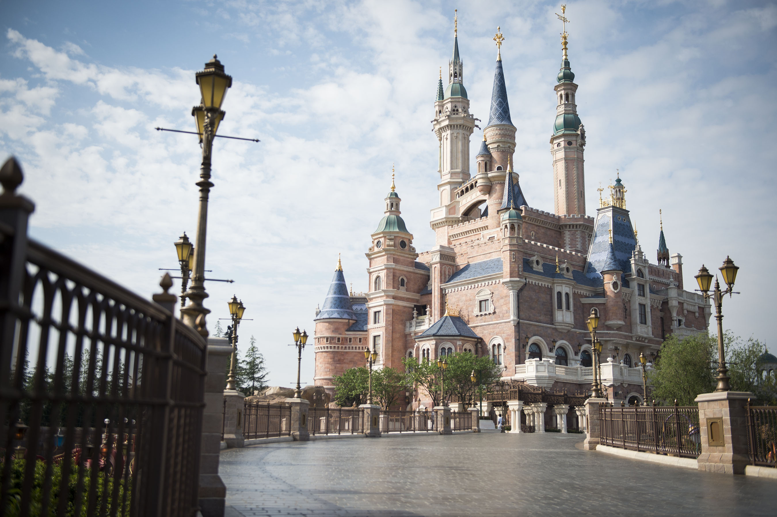 O castelo do parque da Disney na China