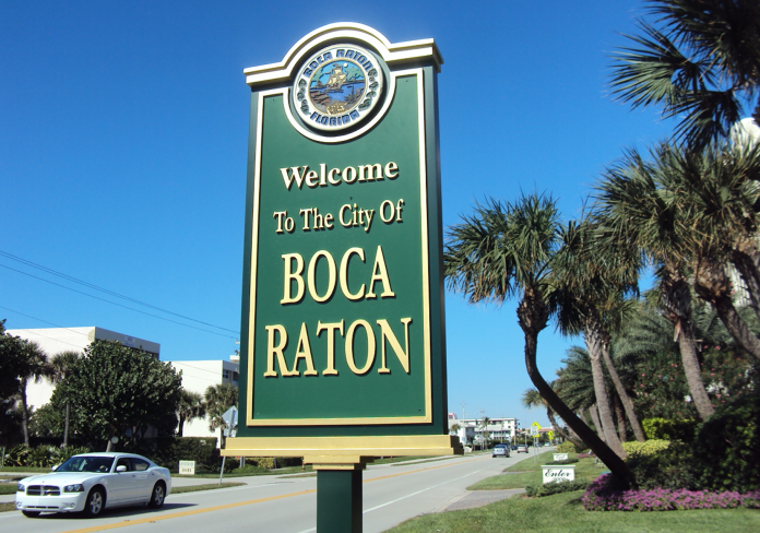 Placa saúda quem chega à cidade de Boca Raton, no sul da FL