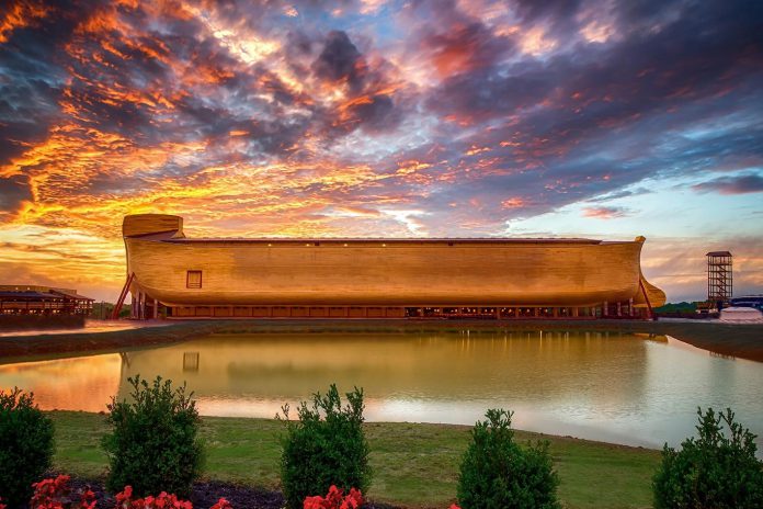 A arca construída no parque Ark Encounter, no Kentucky