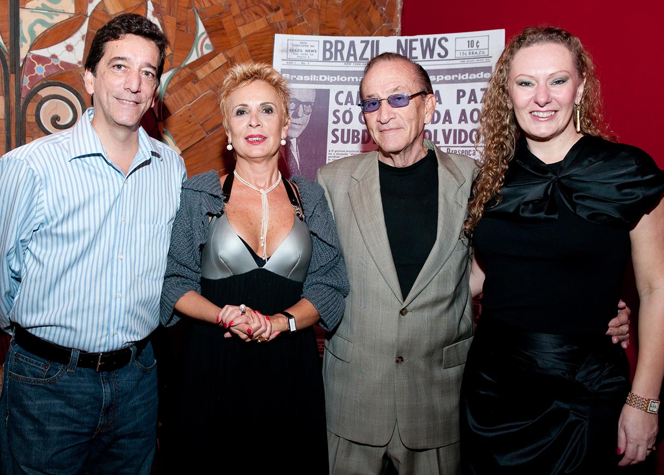 Al Sousa com a esposa Lucia Martinusso, o sobrinho Jorge Moreira Nunes e Esterliz Mayer Nunes durante comemoração dos 40 anos de fundação do Brazil News