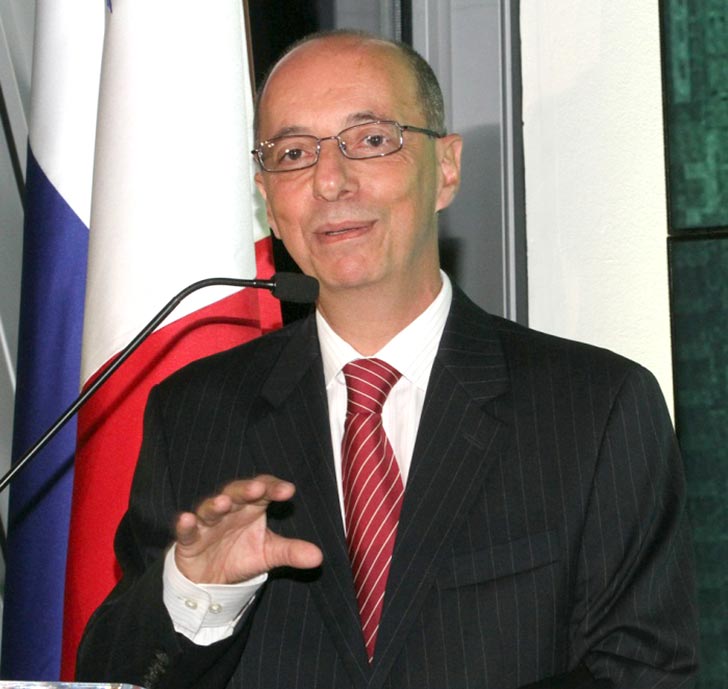 Embaixador Adalnio Senna Ganem