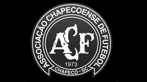 Escudo da Chapecoense representando o luto pela tragédia na Colômbia