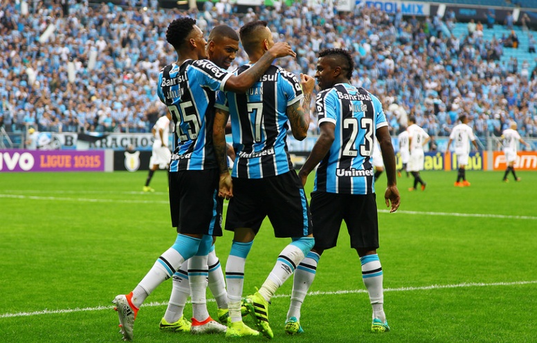 Grêmio deu um grande passo rumo ao título da Copa do Brasil e venceu o Atlético Mineiro na casa do adversário por 3 a 1