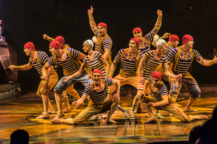kurios Escrito e dirigido por Michel Laprise, Kurios é um mundo fantástico de luzes e cores em que tudo é possível