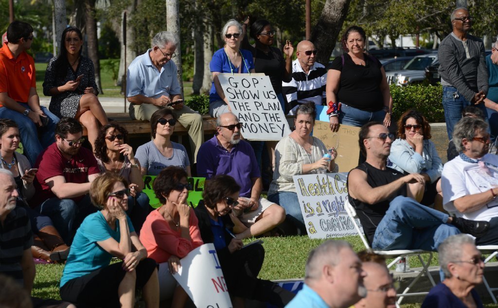 Manifestantes pró-Obamacare se reuniram em Sunrise para protestar