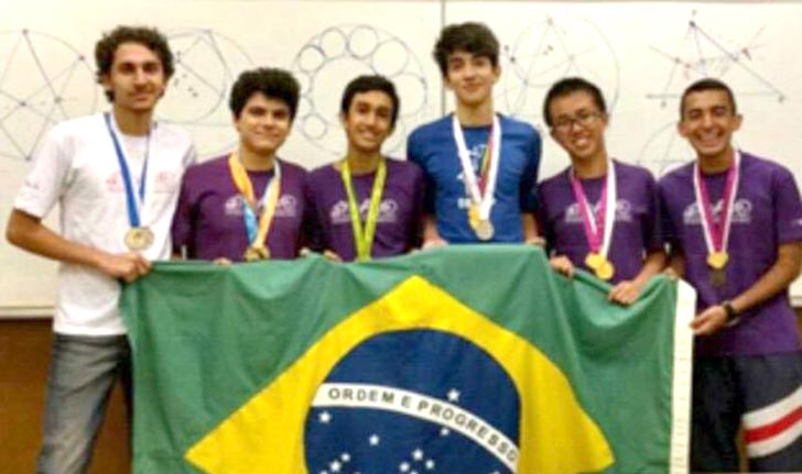 Jovens brasileiros participam de campeonato em Harvard