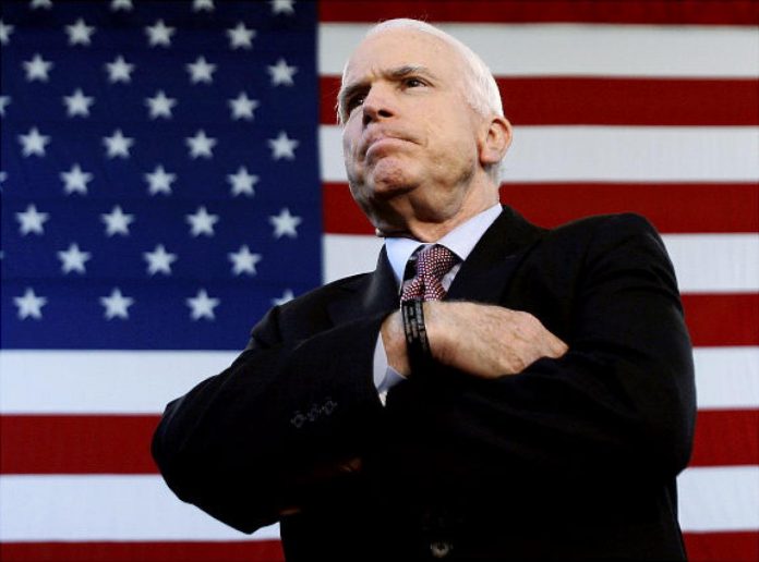 John McCain morreu de câncer no cérebro