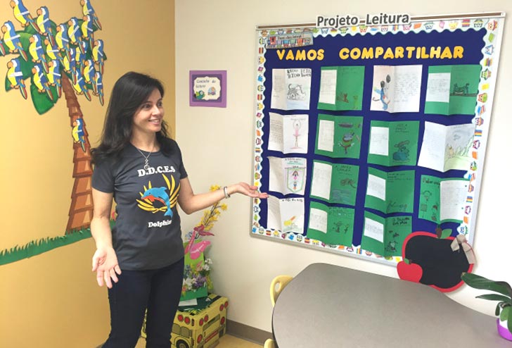 A professora Adriane Silva é coordenadora do programa de português da Downtown Doral Charter Elementary School