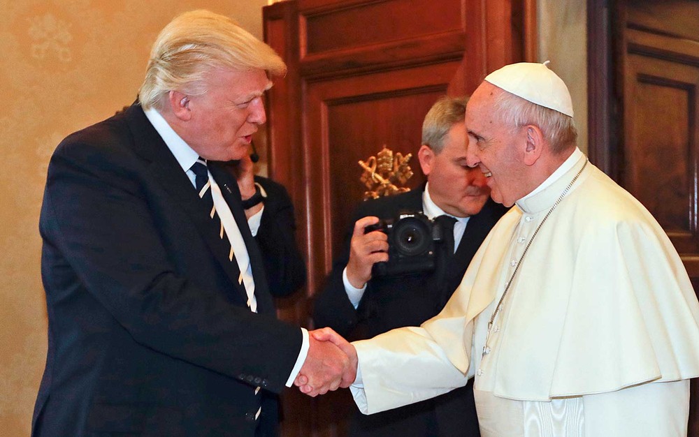 O presidente Trump se encontrou com o Papa Francisco no Vaticano FOTO Evan Vucci AFP