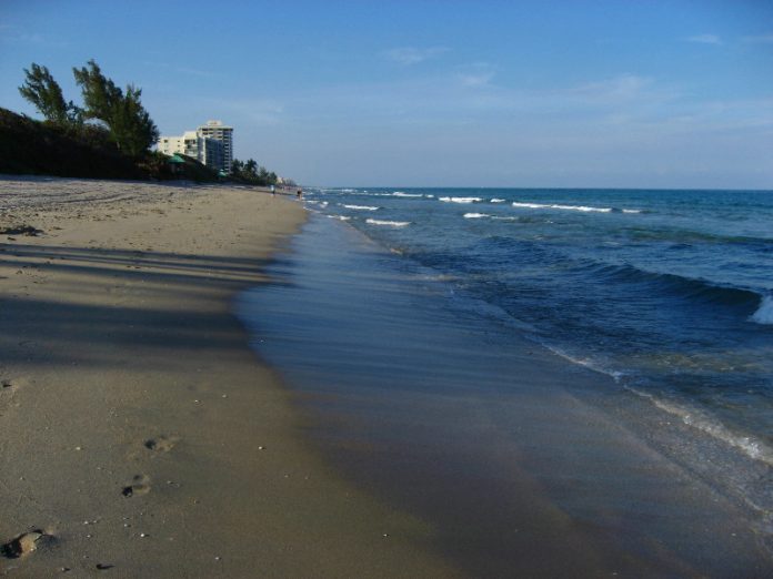 Praias de Boca Raton já estão liberadas para os banhistas