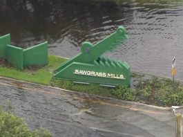 Sawgrass Mill está fechado por causa das inundações