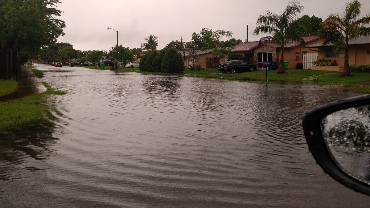 O Condado de Broward teve recorde de volume de chuvas 