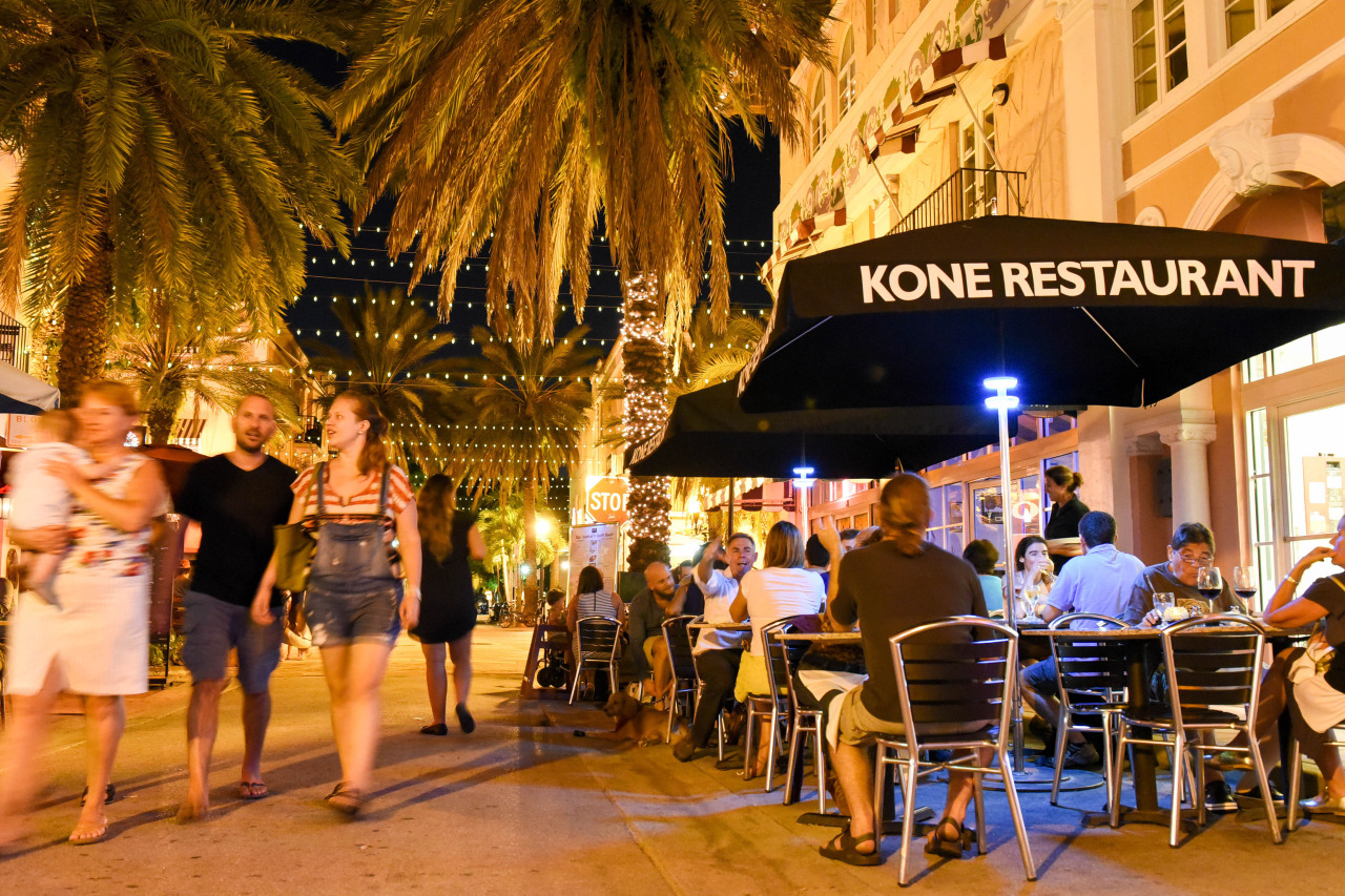 Kone Restaurant é de um proprietário brasileiro e fica na rua