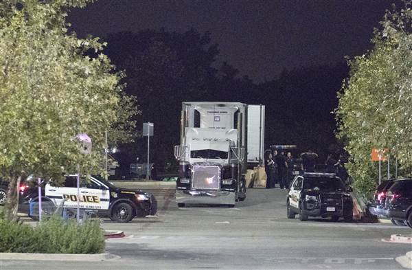 Nove pessoas foram encontradas mortas em caminhão no Texas