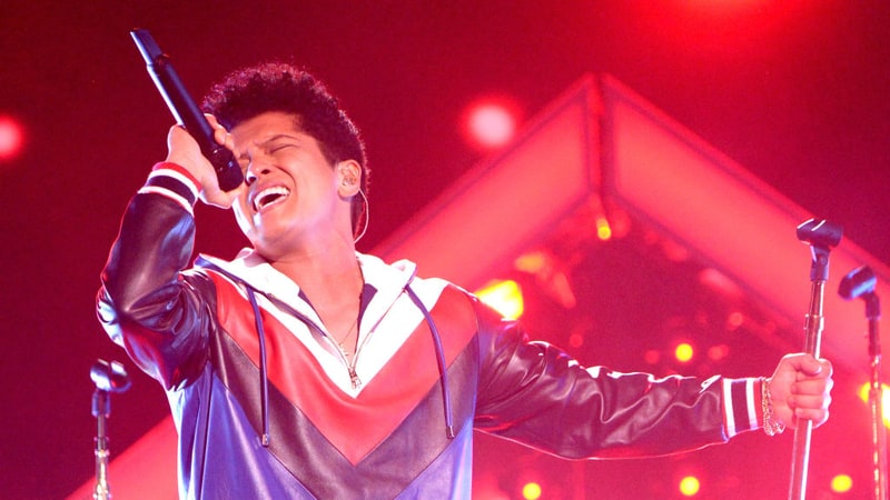 Bruno Mars fez show no domingo 13 no Michigan