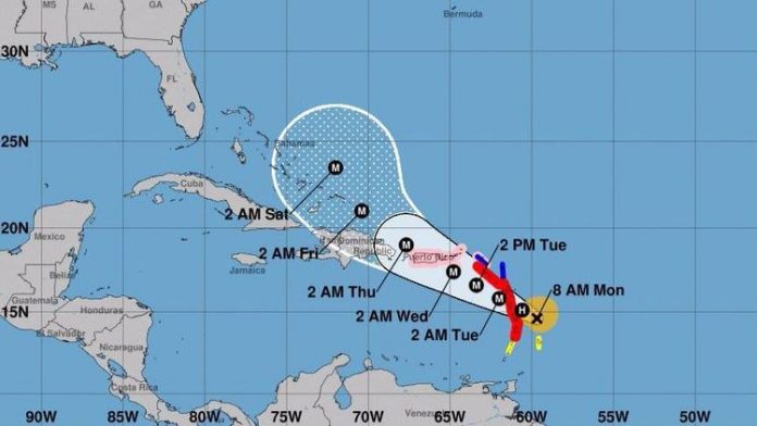 Trajetória do furacão Maria na segunda-feira 18
