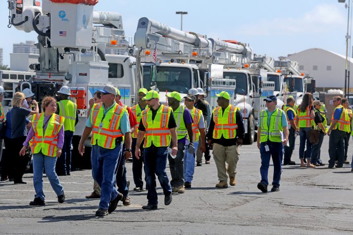 Equipes da FPL foram ajudadas por companhias de outros estados para restabelecer energia na Flórida depois do Irma