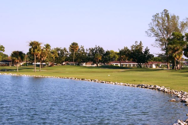 Campo de golfe Crystal Lake vai se transformar em um condomínio de casas