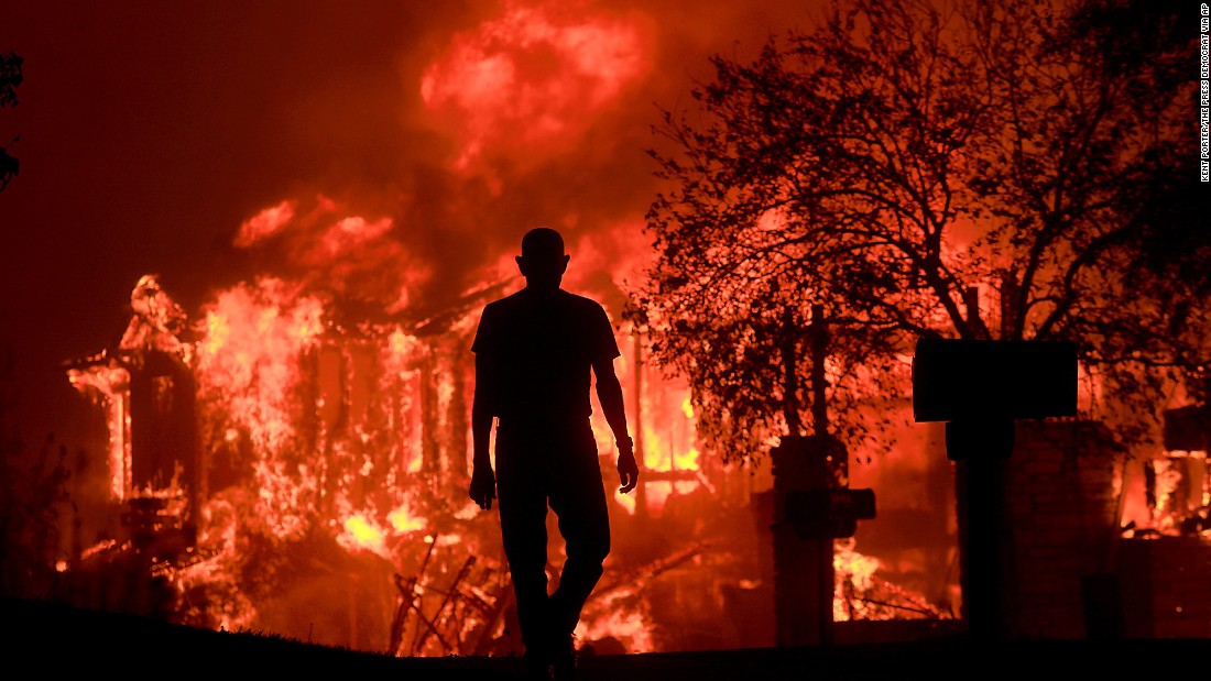 Incêndio na Califórnia mata pelo menos 11 FOTO AP