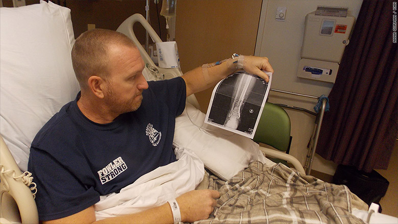 Kurt Fowler está preocupado com a conta do hospital depois de ser vítima de tiroteio em Las Vegas