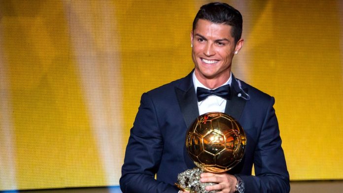 Cristiano Ronaldo se iguala a Messi e ganha sua quinta Bola de Ouro