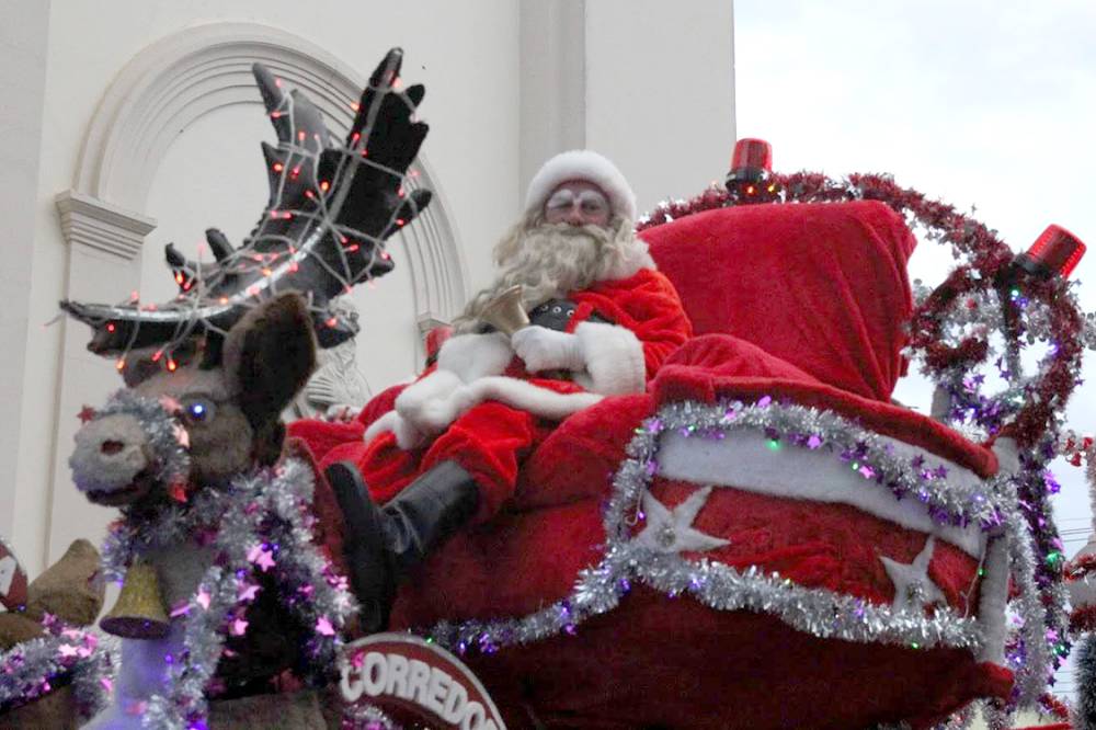 Papai Noel Luizão é apedrejado, mas promete voltar e fazer as crianças sorrir