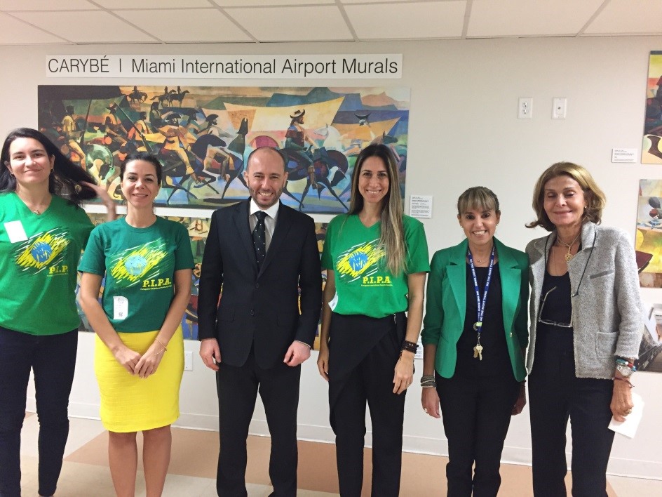 Anita Saporta, Simone Campos e Miriam Aguiar, da PIPA, com o Cônsul-Adjunto Patrick Mallmann, a coordenadora do programa de Português da DDCES, professora Ana Paula Laks, e Maria Inês Dal Borgo, do CCBU
