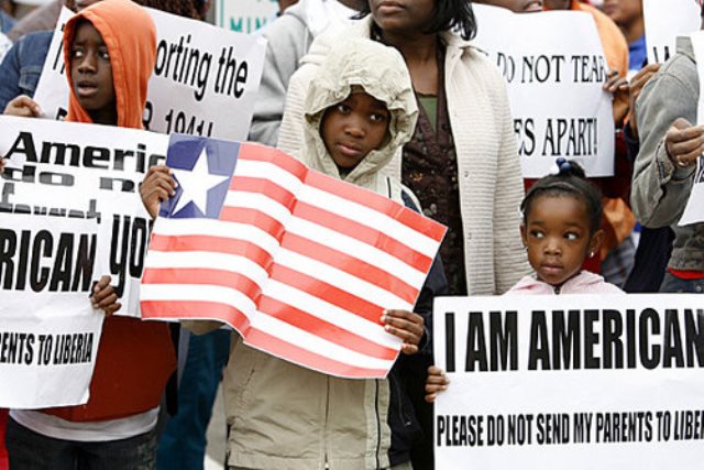 Filhos de imigrantes liberianos protestam contra decisão FOTO USAToday