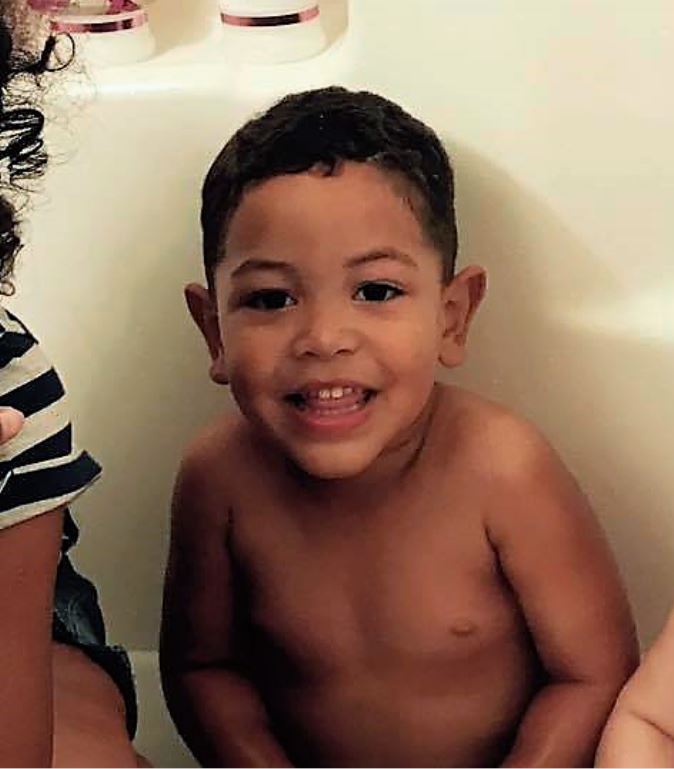 Adriel morreu afogado em piscina