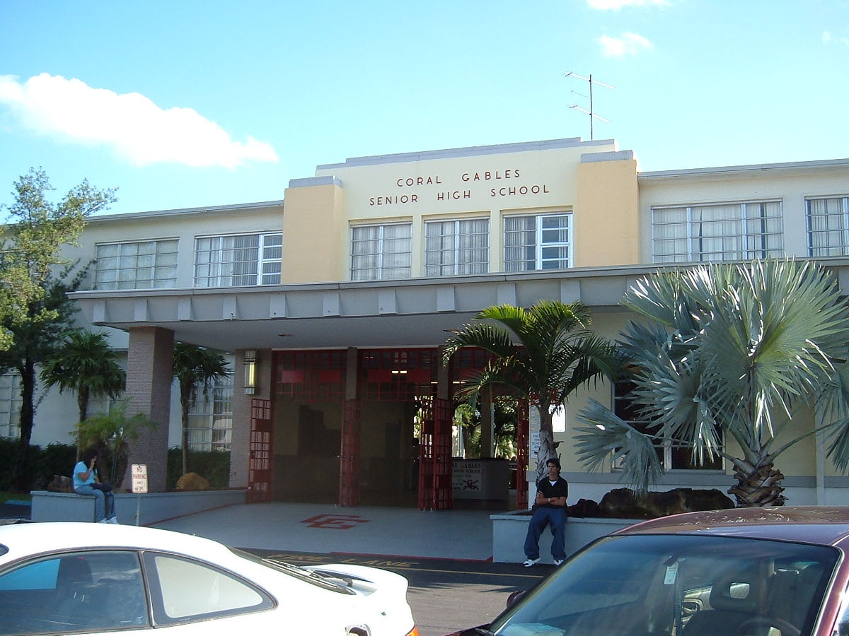 Estudante da CoralGables High School fez ameaças de ataque à escola usando nomes de outros