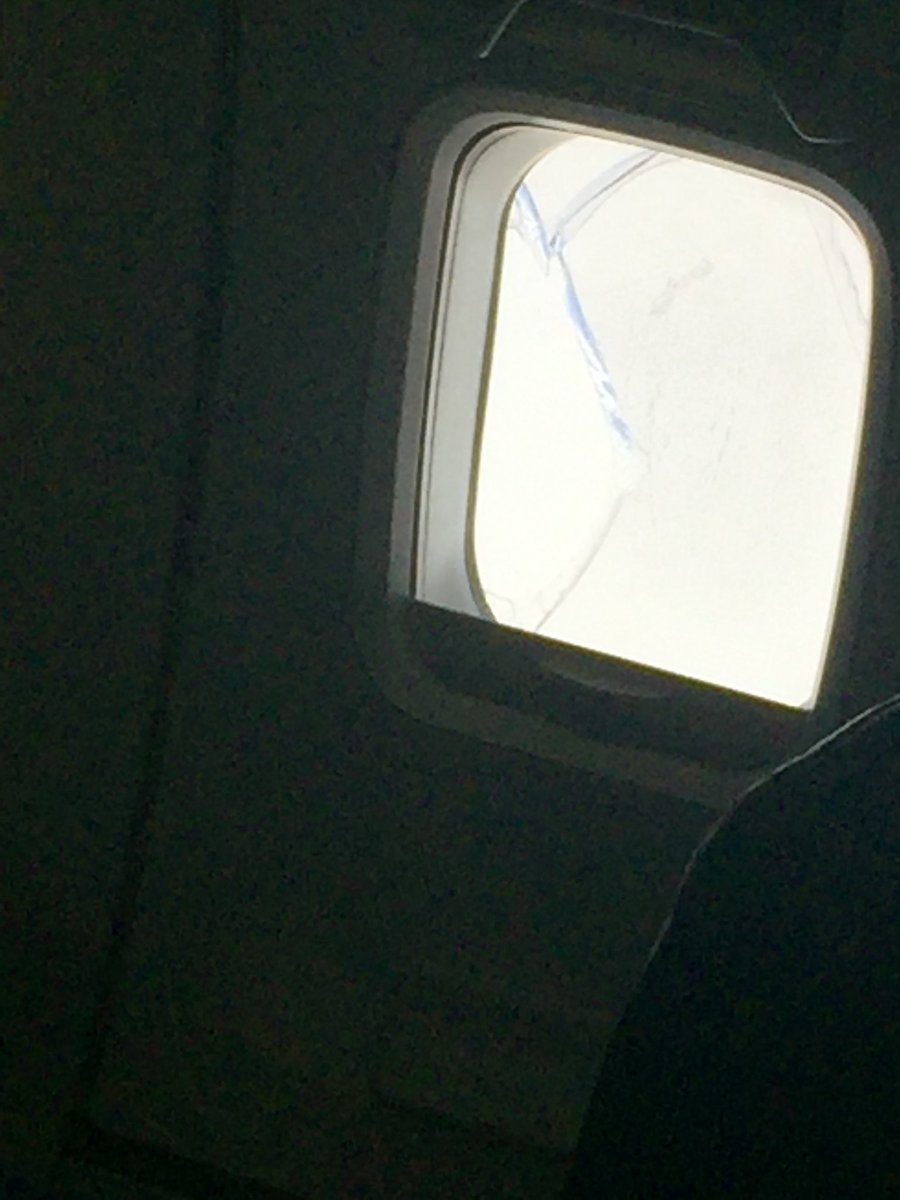 Janela rachou durante o voo da Southwest FOTO Reprodução Twitter