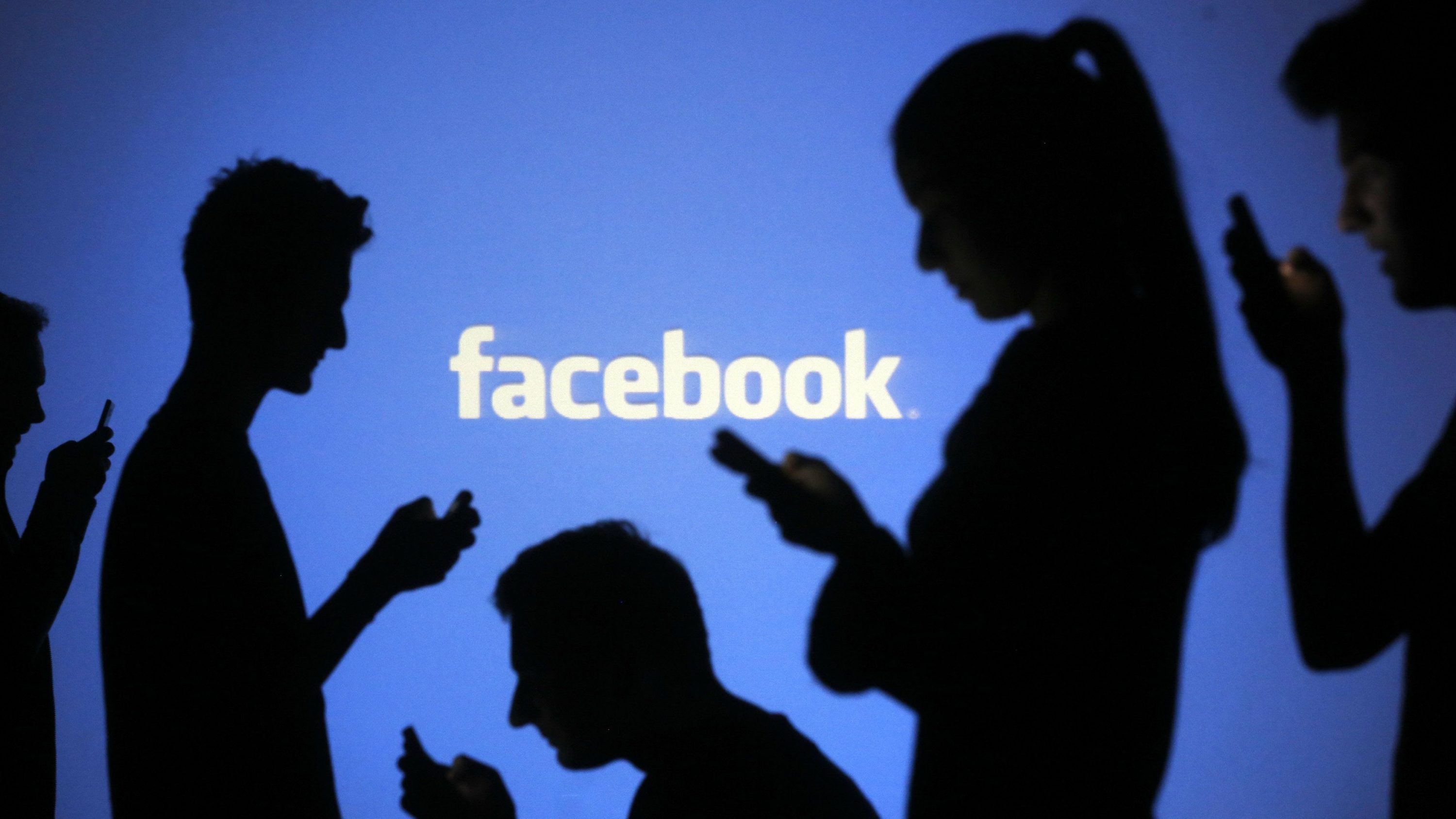 Facebook baniu estremistas das suas páginas