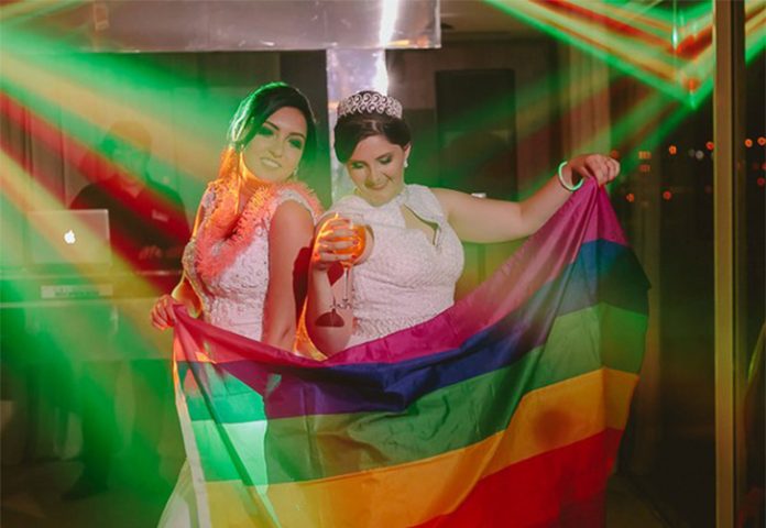 Anelise e Adrieli casaram-se em Florianópolis, em dezembro de 2017 (Foto: Rodrigo Santos)