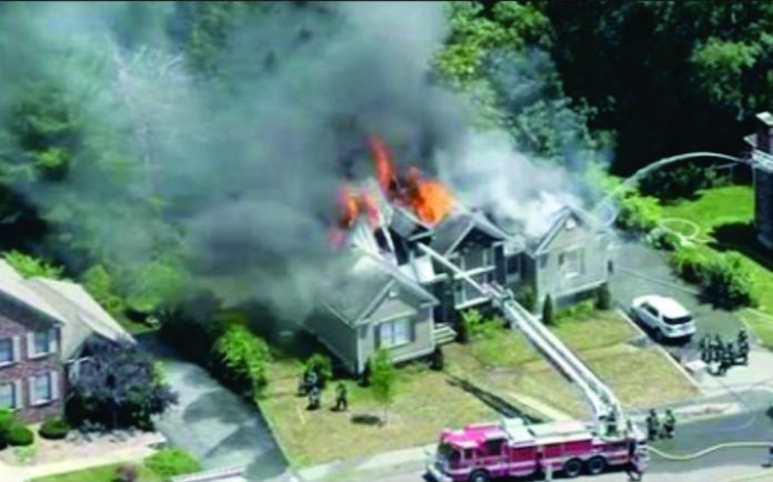 Casa foi destruída pelas chamas
