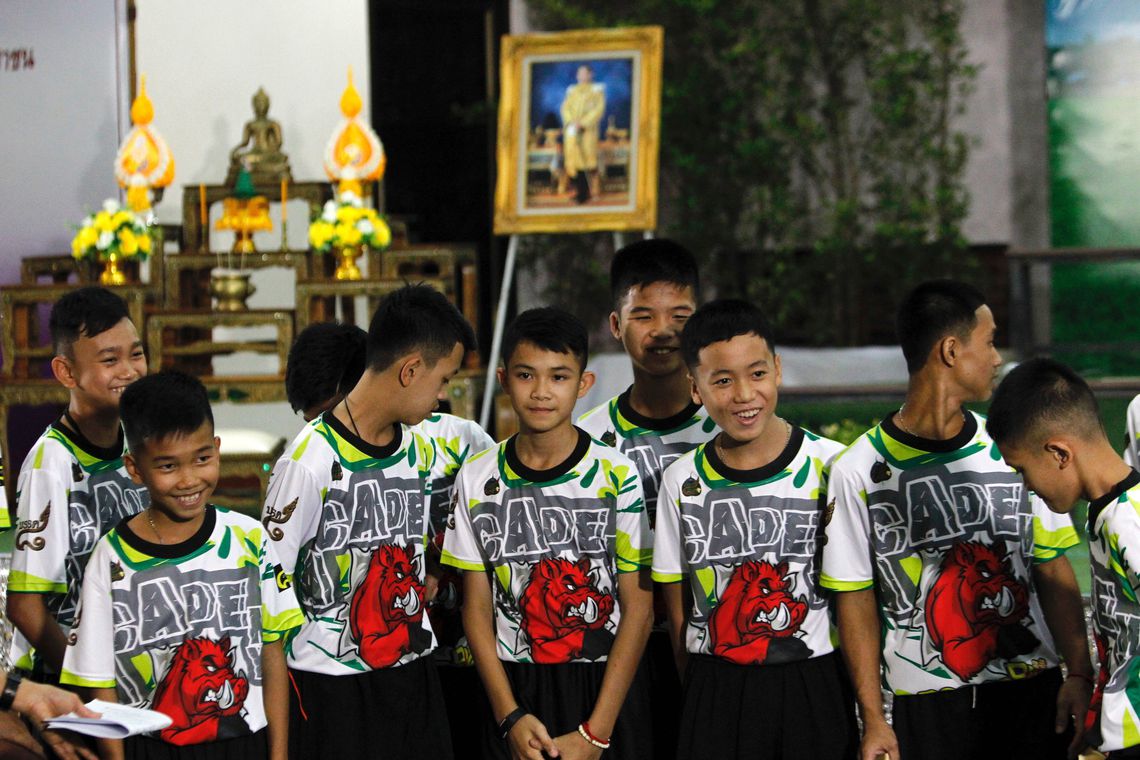 Meninos que ficaram presos em caverna agradecem (Foto: EFE)