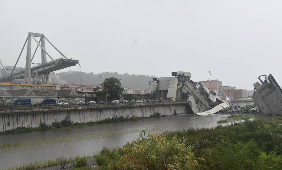 Ponte desaba na Itália (Luca Zennaro/ANSA via AP)