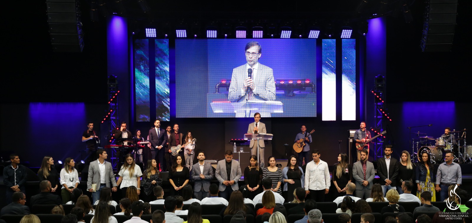 A CEIZS Flórida recebeu o pastor presidente Apóstolo Pr. Marco Antonio Peixoto para a Noite Profética que impactou centenas de famílias