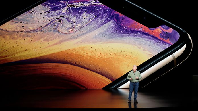 Phil Schiller, vice president da Apple, fala sobre o iPhone XS no Steve Jobs Theater (Foto: Marcio Jose Sanchez/AP/REX/Shutterstock)