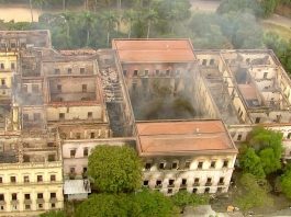 Museu Nacional do Rio destruído (Foto: Reprodução/TV Globo)