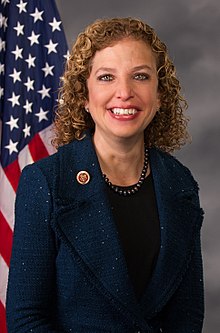 A deputada Debbie_Wasserman_Schultz também teria recebido pacote suspeito