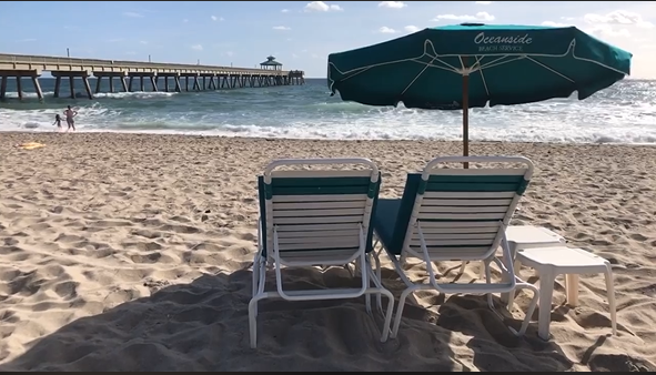 Praia de Deerfield Beach, FL. Foto City of Deerfield Beach