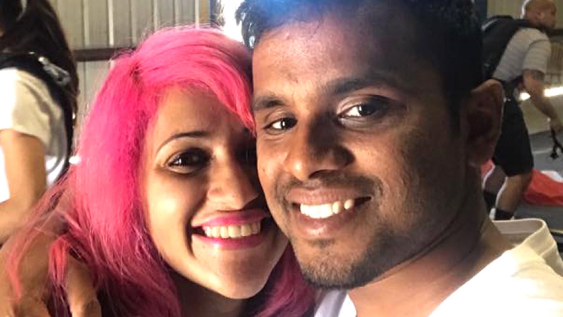 Vishnu e Meenakshi morreram tentando tirar uma selfie