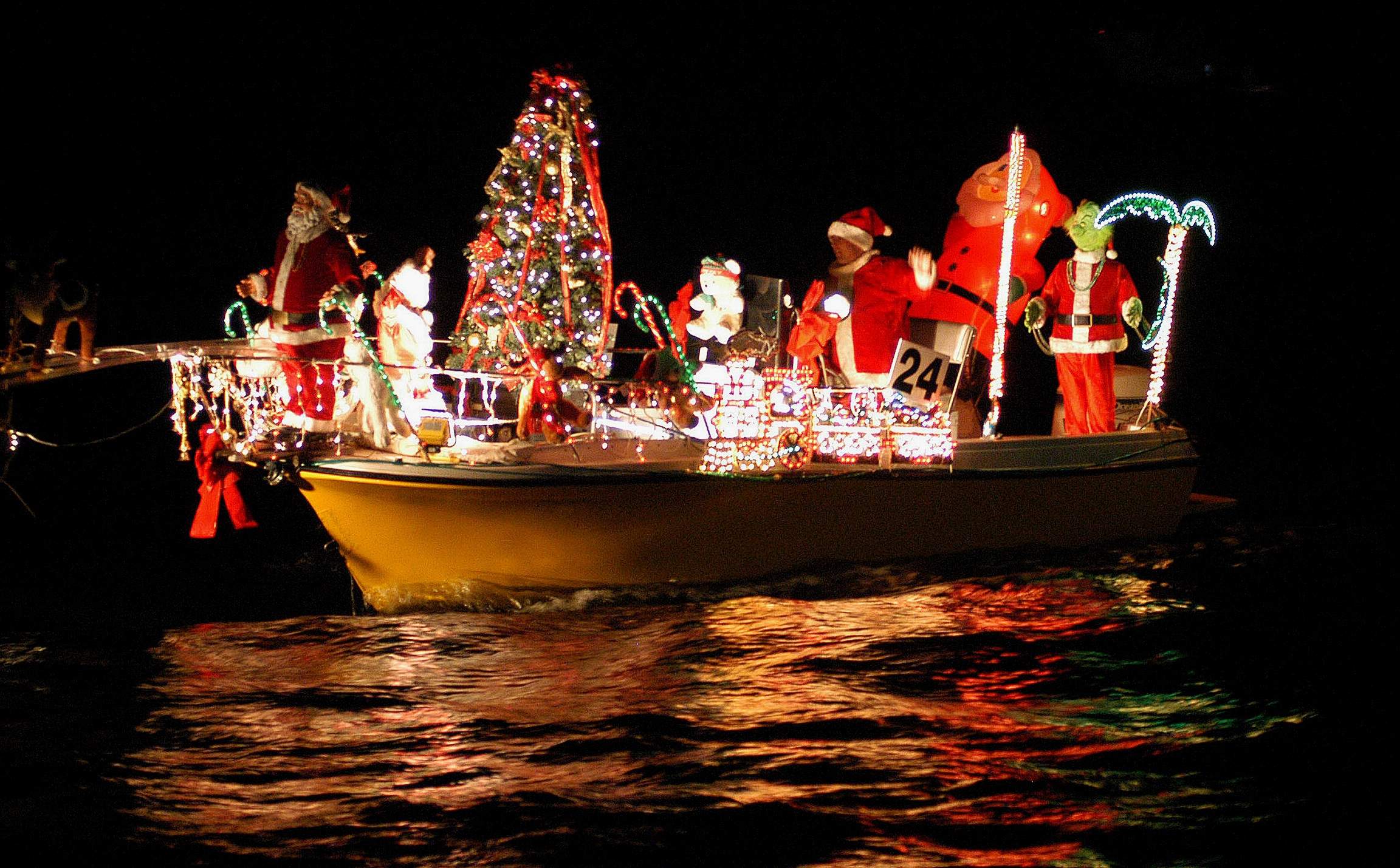 Boat parades 'invadem' as águas da FL