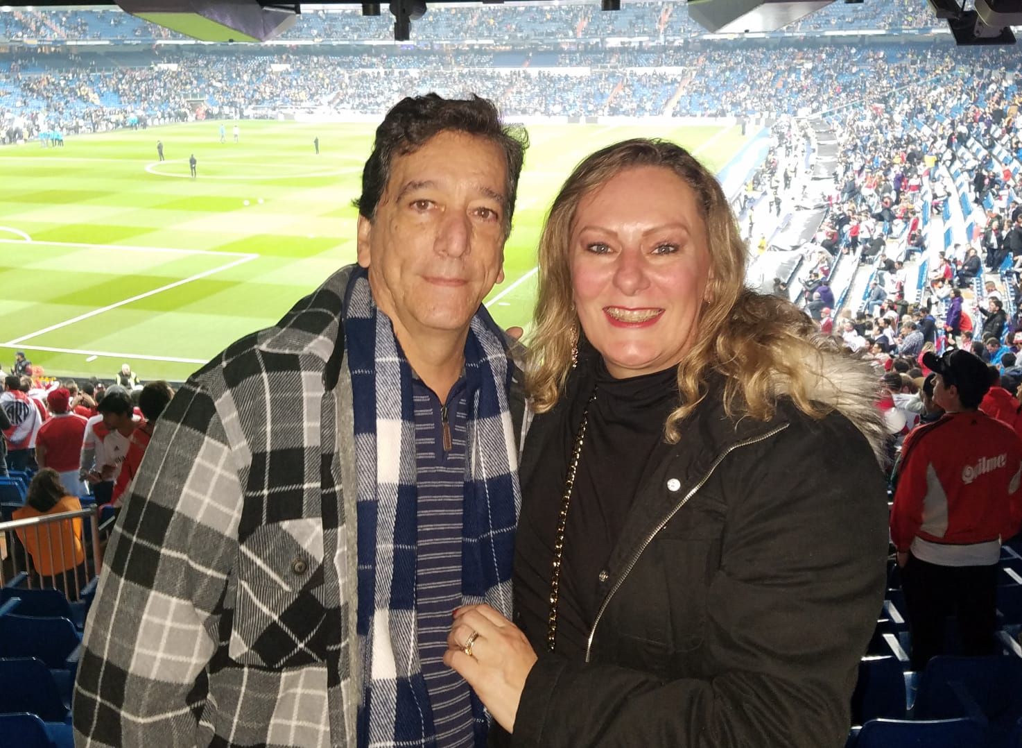 Jorge e Esterliz Nunes assistiram ao vivo a partida entre River Plate e Boca Juniors em Madrid